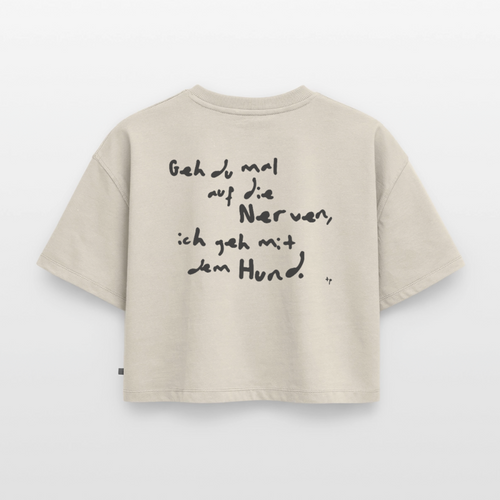 Cropped Shirt – Geh du mal auf die Nerven - beige
